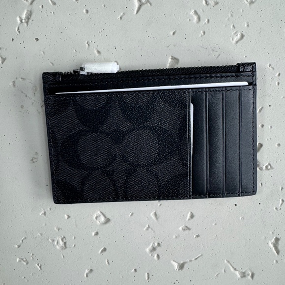 Coach Zip Card Case In Signature Canvas Gunmetal/Black - Picture 1 of 5